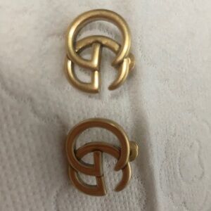 NWOT Gorgeous Gold Plated Gucci Logo Earrings